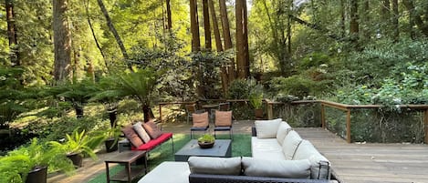 Front Deck and Yard with plenty of room for lounging and firepit. 