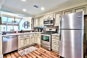 Updated KITCHEN WITH EVERYTHING YOU NEED FOR THAT PERFECT MEAL!