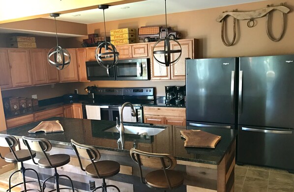 Brand new kitchen! two of EVERYTHING. Makes perfect for big groups or gatherings