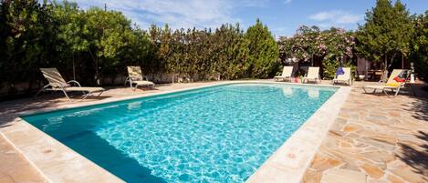 Villa Lila. Ibiza. Bonita piscina
