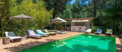 Villa Natura. Ibiza. Bonita piscina
