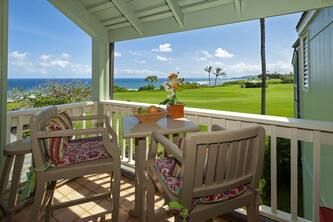 Upstairs corner with great ocean view! Near beaches,golf