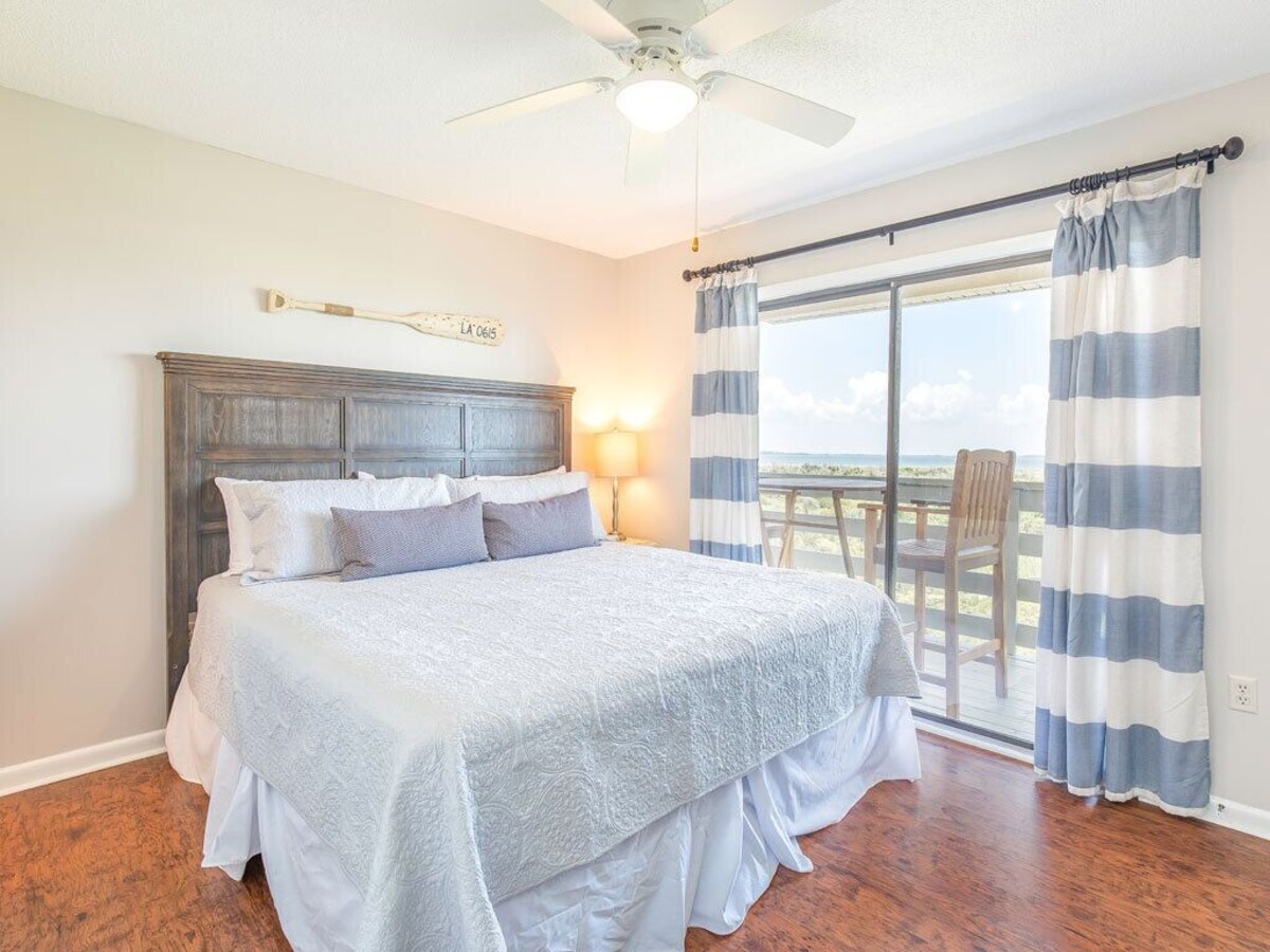 Lighthouse Point 13C | Top Floor, Great Views!