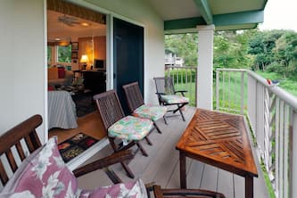 Spacious Townhome in Quiet Neighborhood - Great for Larger Groups & Families