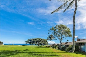 Puamana 25B | Kauai vacation rentals | Princeville condos 2 - Puamana 25B | Kauai vacation rentals | Princeville condos | ocean view across the grounds