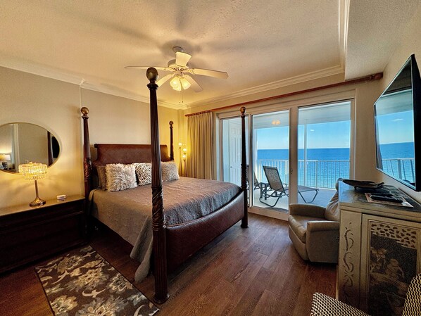 Main BR: King bed* Luxury mattress*Stands taller for spectacular views! 