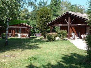 Vue de 2 chalets