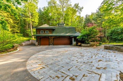 Berkshire Village Carriage House  