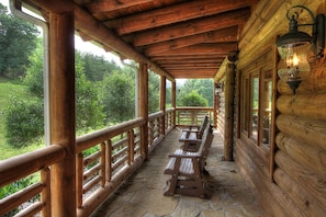 The Perfect Vacation Cabin Rental For Large Groups or Big Families Seconds from the heart of Pigeon Forge TN and Minutes from the Spure of Downtown Gatlinburg and Sevierville. 