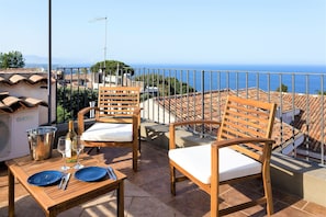 Enjoy a Sea view all the way to Taormina from the private terrace