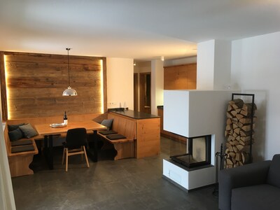 Chalet Apartment für 2 - 6 Pers. mit Kamin und Sauna, 91qm-Wohnbereich mit Kamin