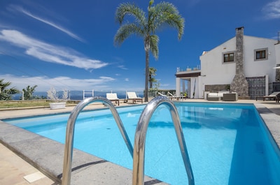 VILLA ZAGARA GARDEN - Villa with swimming pool, Jacuzzi, Panoramic terrace with sea view