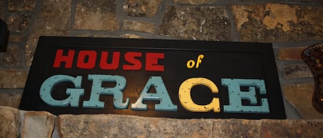 Welcome to House of Grace Lodge