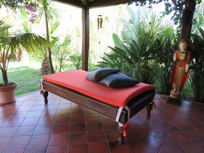 Chinese day bed