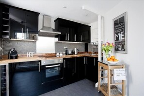 Well equipped kitchen 