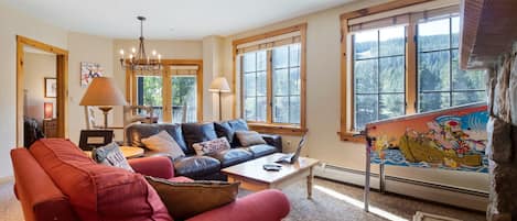 Living room with great views & pinball machine