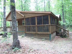 Screened Porch on Summer Shade Cabin