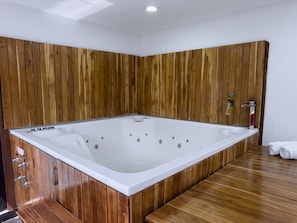 Private spa tub
