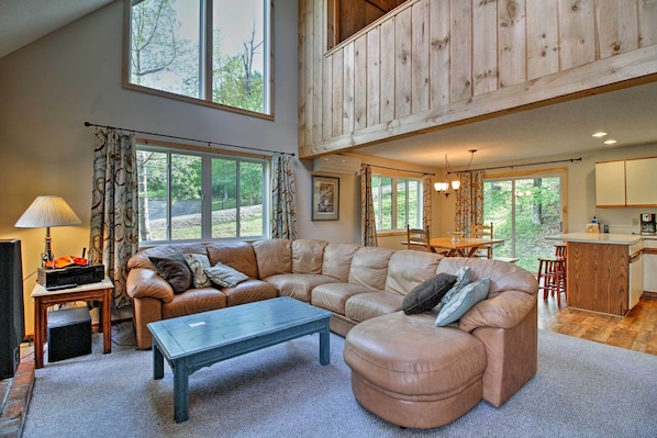 West Dover Vacation Rental | 4BR | 3BA | Step-Free Access | 2,500 Sq Ft