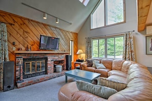Living Room | Fireplace No Longer in Use