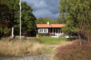 The house, October 2015