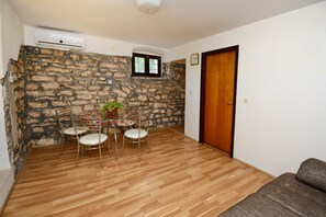 Living room 2