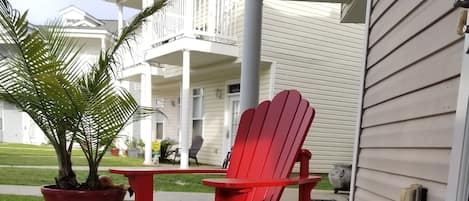 Lovely front porch 
