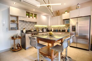 Fully equipped kitchen