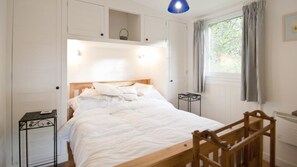 Double bedroom.