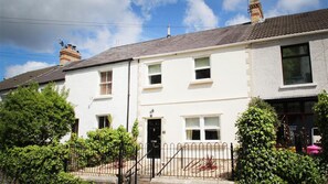 Castle road holiday cottage, Mumbles