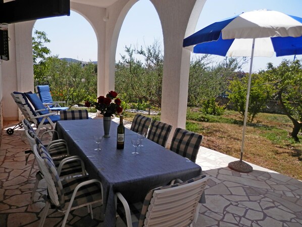 Outdoor dining