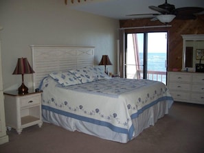 Memory foam king bed washed by the morning sun & ocean breezes!!!