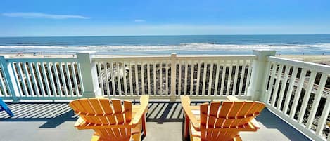 Beautiful Oceanfront views from this 3rd floor/top level unit.