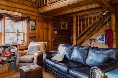 Amazing Mtn Log Cabin, Hot Tub, Secluded, near Breckenridge!  Serene Awesomeness