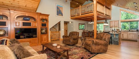 High vaulted ceilings w/lots of natural light