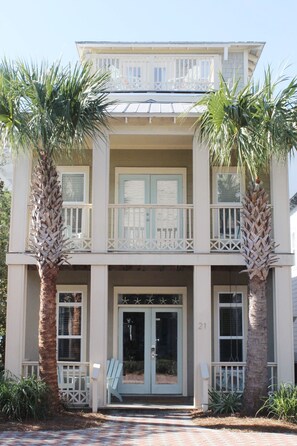 Southern Waves - includes two parking spaces