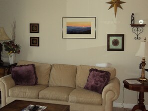 Second picture of comfy living room  www.sugarmountainlodging.co