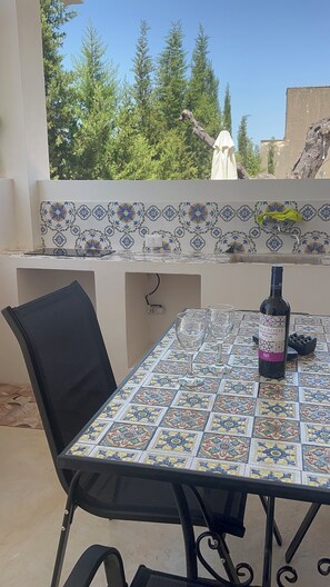 Outdoor dining