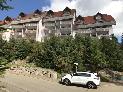 Helle und gemütliche 2-Zi.-Wohnung mit Balkon auf 980 m Höhe!