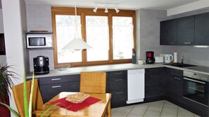 Ferienwohnung, 60qm, Terrasse, 1 Schlafzimmer, max. 2 Personen-Küche