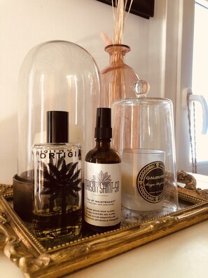 Bathroom amenities