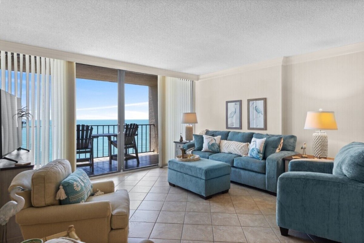 Oceanfront Updated Unit with Beautiful Ocean Views