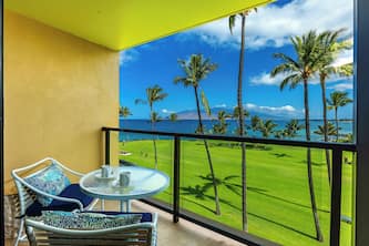 Oceanfront Haven - Kihei Surfside #411 - Fun and Relaxation!