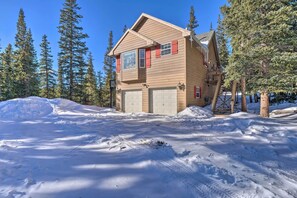 Exterior | Lower-Level Picnic Table | Private Location