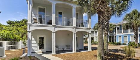 Miramar Beach Vacation Rental | 4BR | 3.5BA | 1,980 Sq Ft | Stairs Required