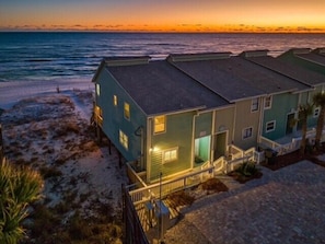 Quiet Surf # 1- Directly on the Beach with Amazing Sunsets!