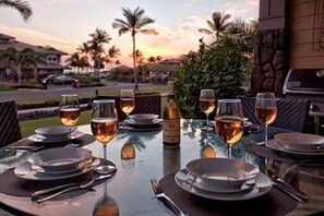 Eat at indoor table or outside on the patio/lanai.