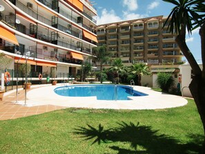 COMMUNAL SWIMMING POOL AND GARDENS, CLOSED AND PRIVATE COMMUNITY