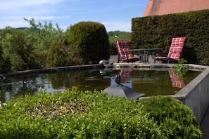 Sitzgruppe am Teich