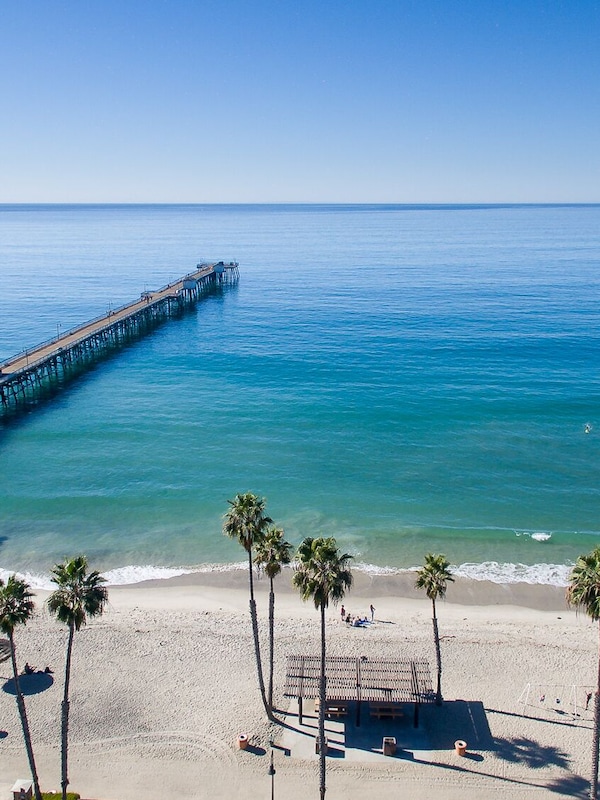 Less than 200 steps to the San Clemente Pier!
